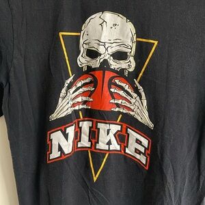 Nike tshirt size small